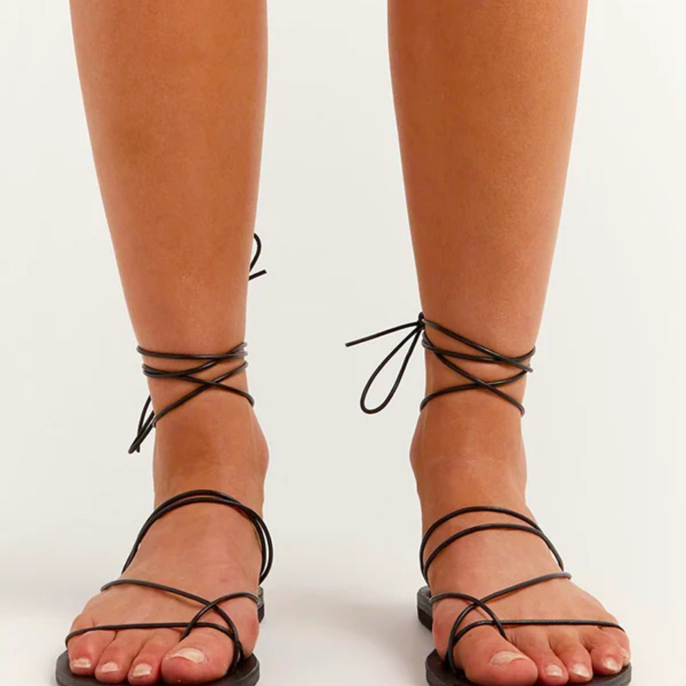 Dissh- MARIA FARRO AELIA BLACK SANDAL